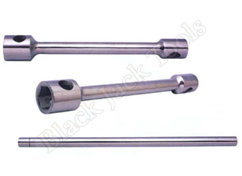Two Way Wheel Wrench for Trucks with Tommy Bar